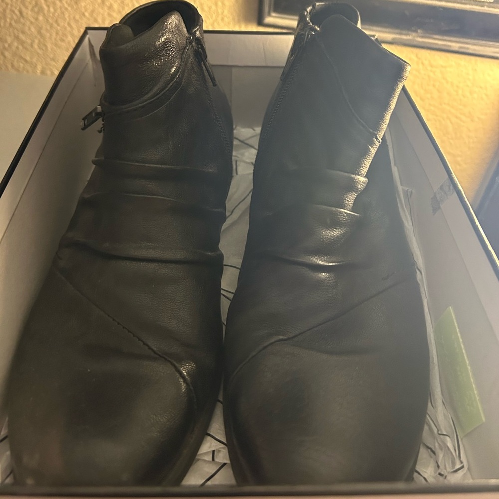 Women’s Boots - Picture 4 of 4